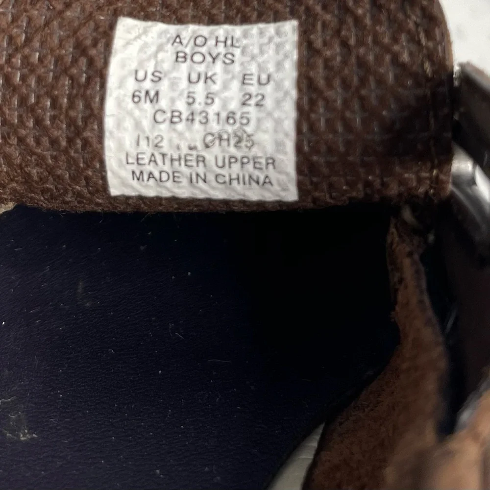 Sperry kids size 6M brown leather hook and loop top sider with removable insoles